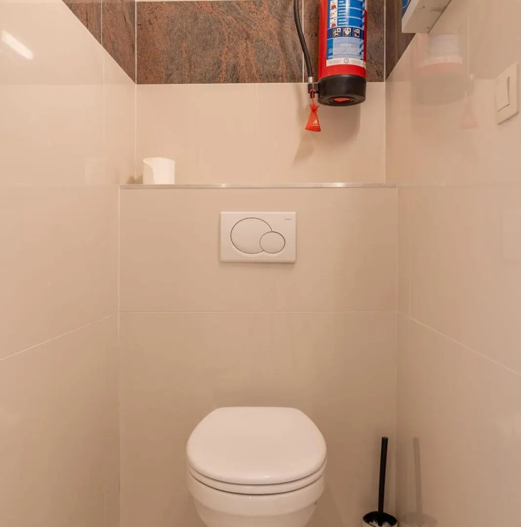 Very Spacious Apartment With Frontal Sea View And Terrace Equipped For 8 People T18 أوستيند