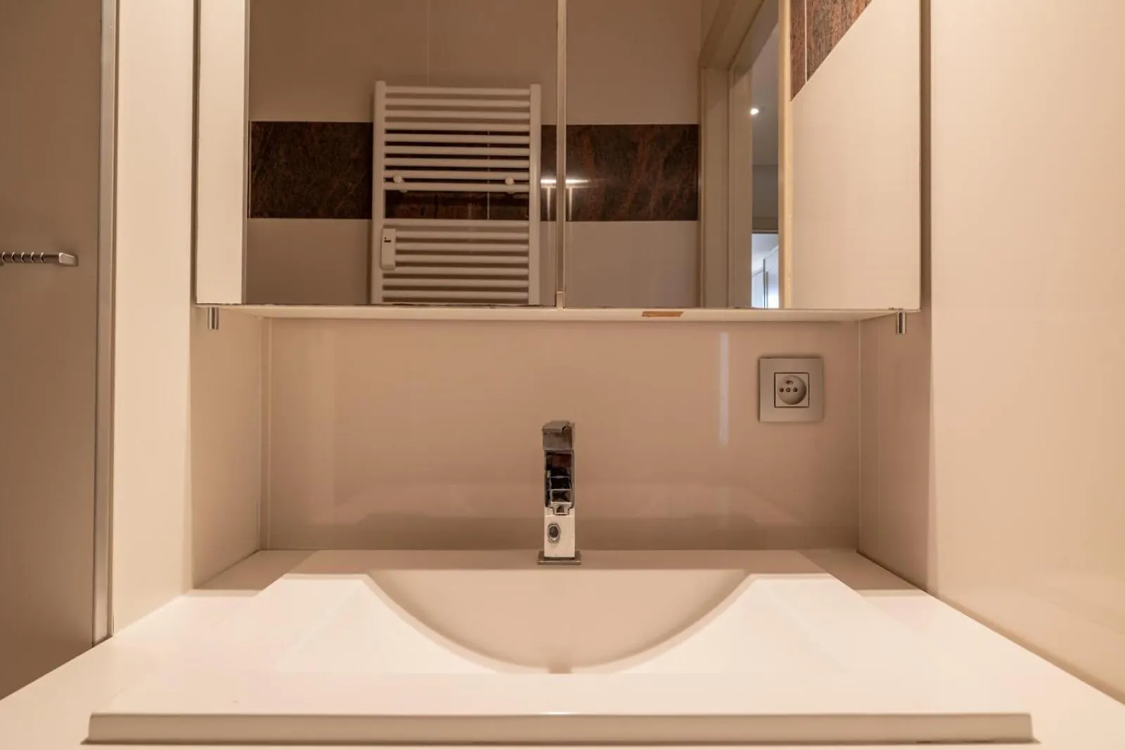 Very Spacious Apartment With Frontal Sea View And Terrace Equipped For 8 People T18 أوستيند